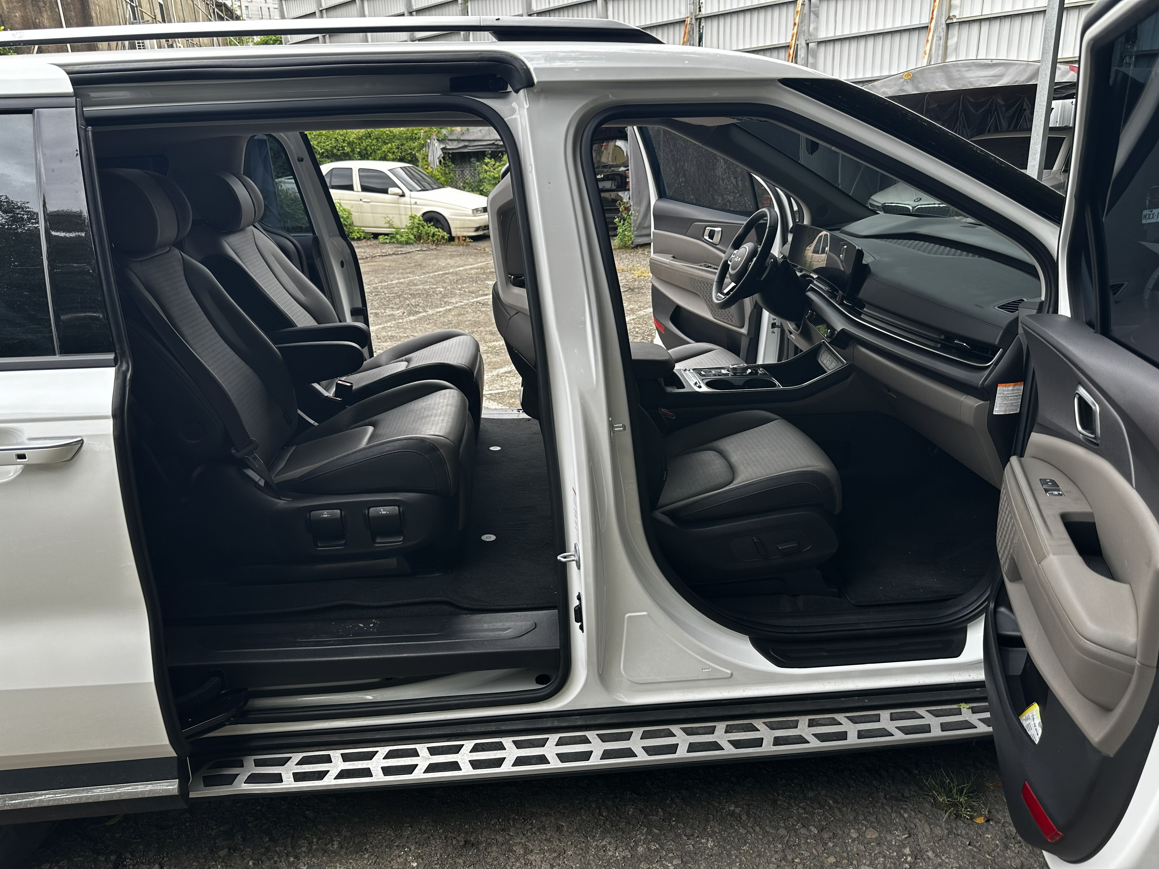 2024 KIA CARNIVAL 7人座嘉年華